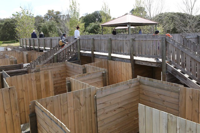 Picture of Yalingup Maze with wlak ways, wooden planks and a bridge on a sunny day. Picture of Yalingup Maze with wlak ways, wooden planks and a bridge on a sunny day.